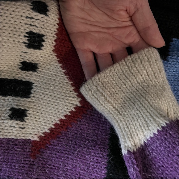 Artistic Patchwork Women's Sweater - Picture 4 of 10